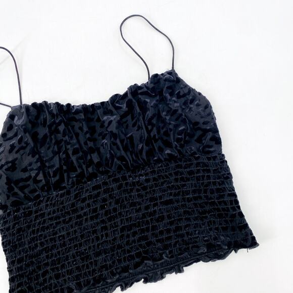 Urban Outfitters S Black velvet animal print smocked crop top - Picture 1 of 4